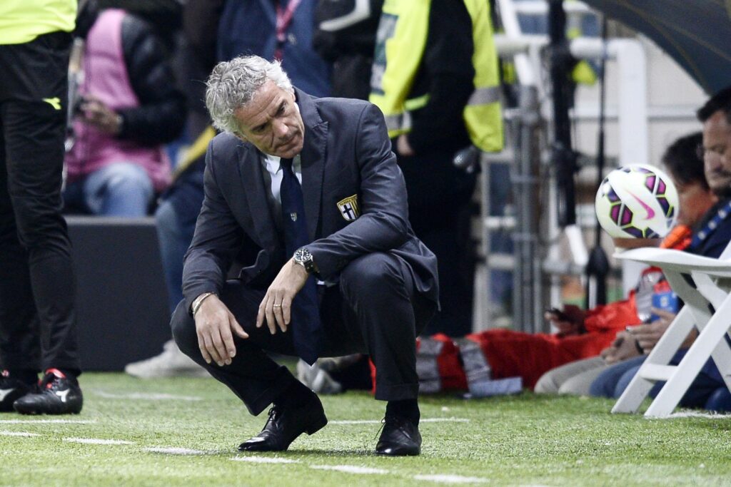 Donadoni: «La salvezza diventa sempre più difficile, ci proveremo» 1 donadoni sconsolato parma ottobre 2014 ifa