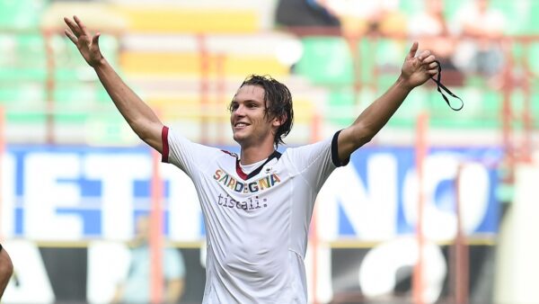 ekdal esulta cagliari away settembre 2014 ifa