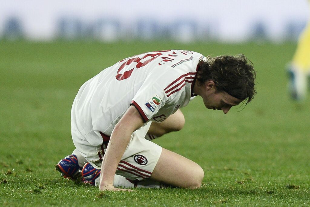 Montolivo disteso milan away febbraio 2015 ifa