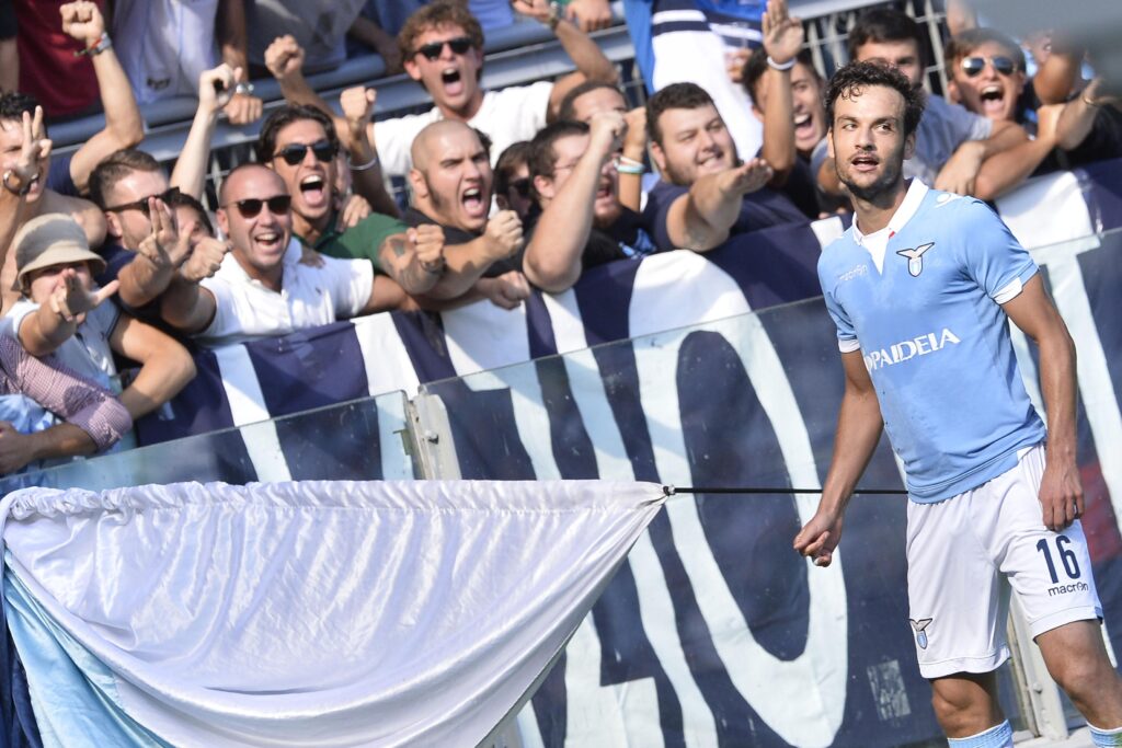 Lazio, Parolo: «Samp simile alla Lazio, vogliamo la vittoria» 1 parolo esulta lazio settembre 2014 ifa