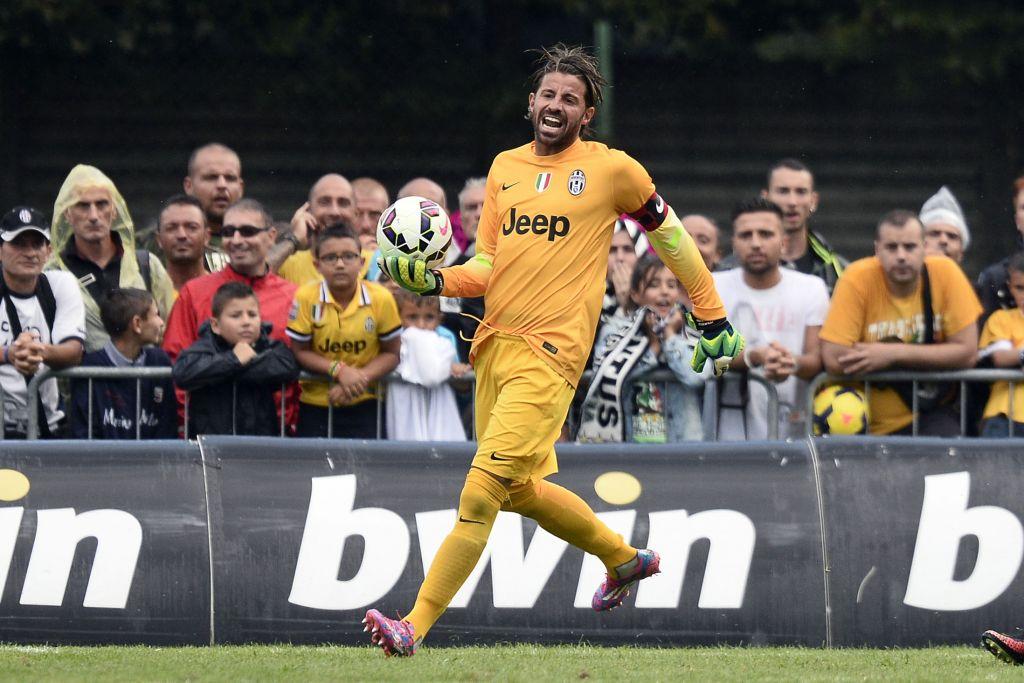 Che fine hanno fatto i giocatori della Champions: i portieri 1 storari azione juventus agosto 2014 ifa