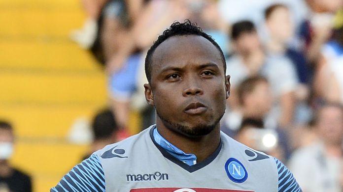 zuniga-riscaldamento-napoli-agosto-2014-ifa