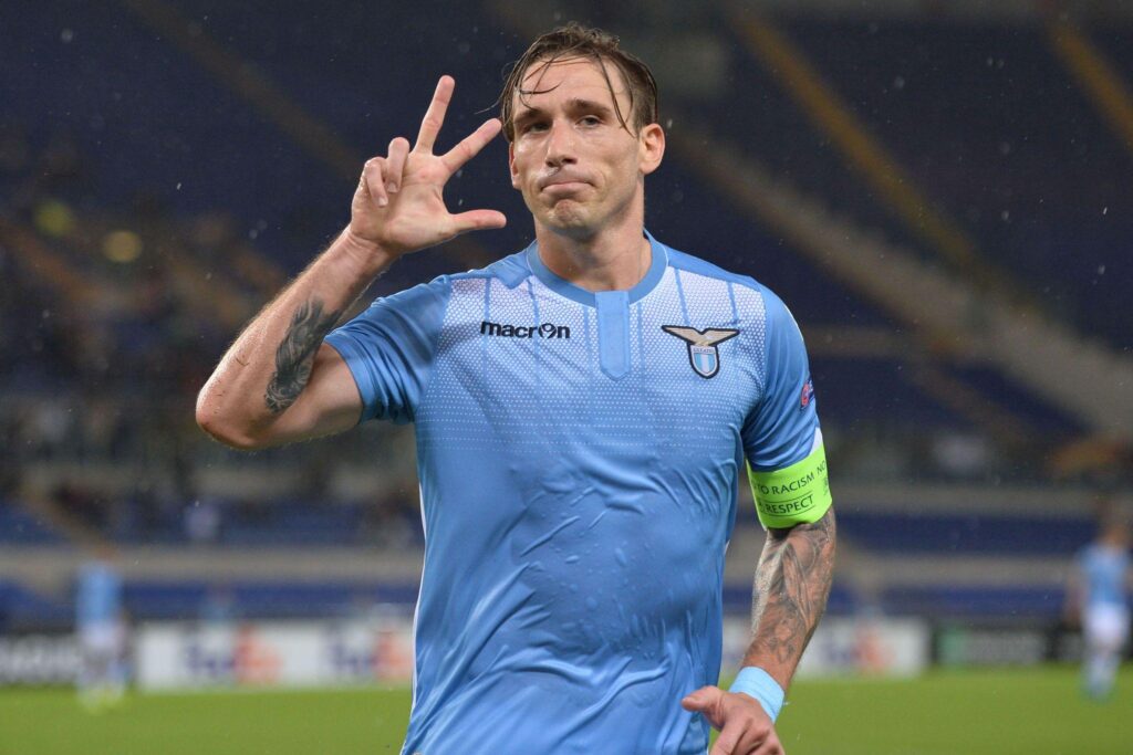 Verso Samp - Lazio: Biglia, unico diffidato a rischio per la Lazio 1 biglia esulta lazio europa league ottobre 2015 ifa