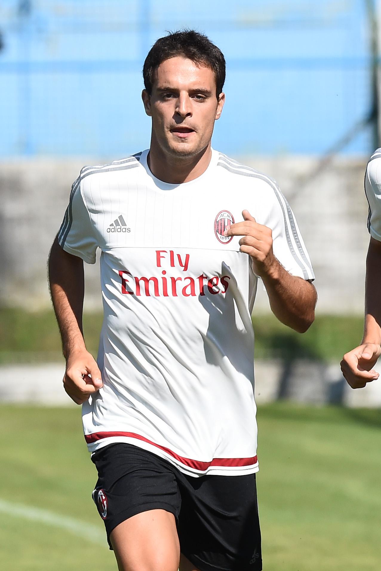 Milanello - Ripresa agli ordini di Brocchi, in quattro a parte 26 bonaventura riscaldamento milan luglio 2015 ifa