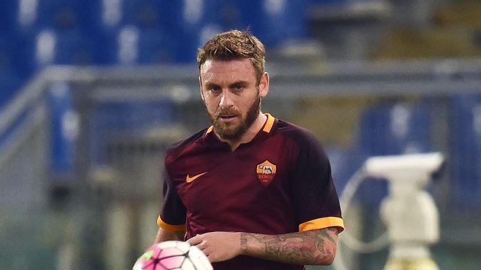 de-rossi-azione-roma-agosto-2015-ifa