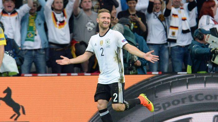 mustafi-esulta-germania-europei-giugno-2016-ifa