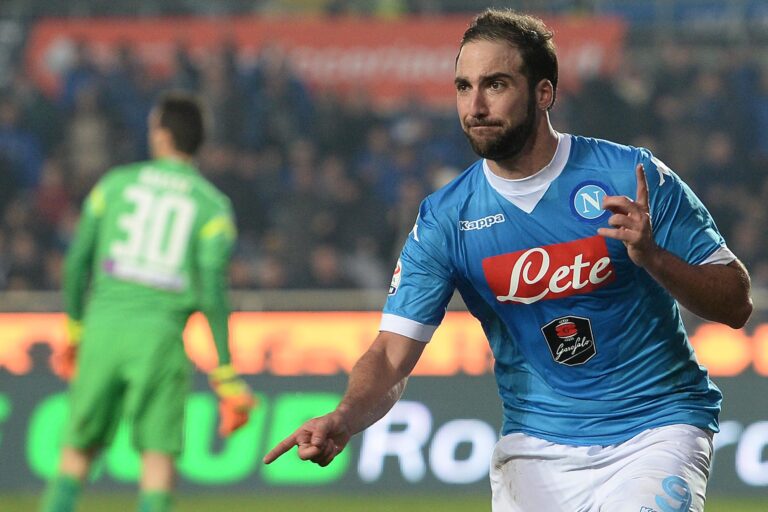 higuain esulta bis napoli dicembre 2015 ifa