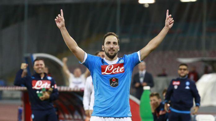 higuain-esulta-bis-napoli-settembre-2015-ifa