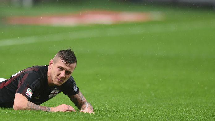 kucka-disteso-milan-ottobre-2015-ifa