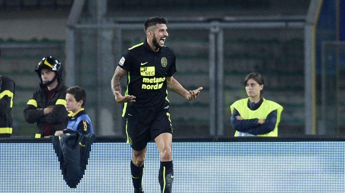 pisano-esulta-verona-away-ottobre-2015-ifa