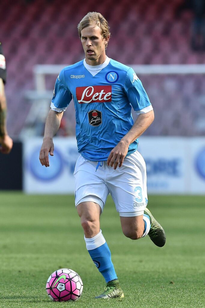 Verso Napoli - Samp, Strinic titolare per convincere Sarri 1 strinic azione napoli aprile 2016 ifa