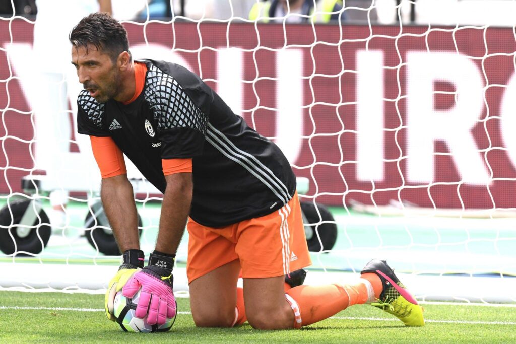 Juve, ripresa con Chiellini e Asamoah: salta Buffon? 1 buffon juventus riscaldamento agosto 2016 ifa