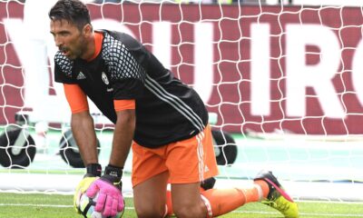 buffon juventus riscaldamento agosto 2016 ifa