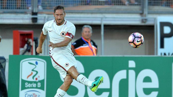 totti-roma-away-azione-agosto-2016-ifa Totti