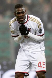 Sospetta lussazione per Mario Balotelli