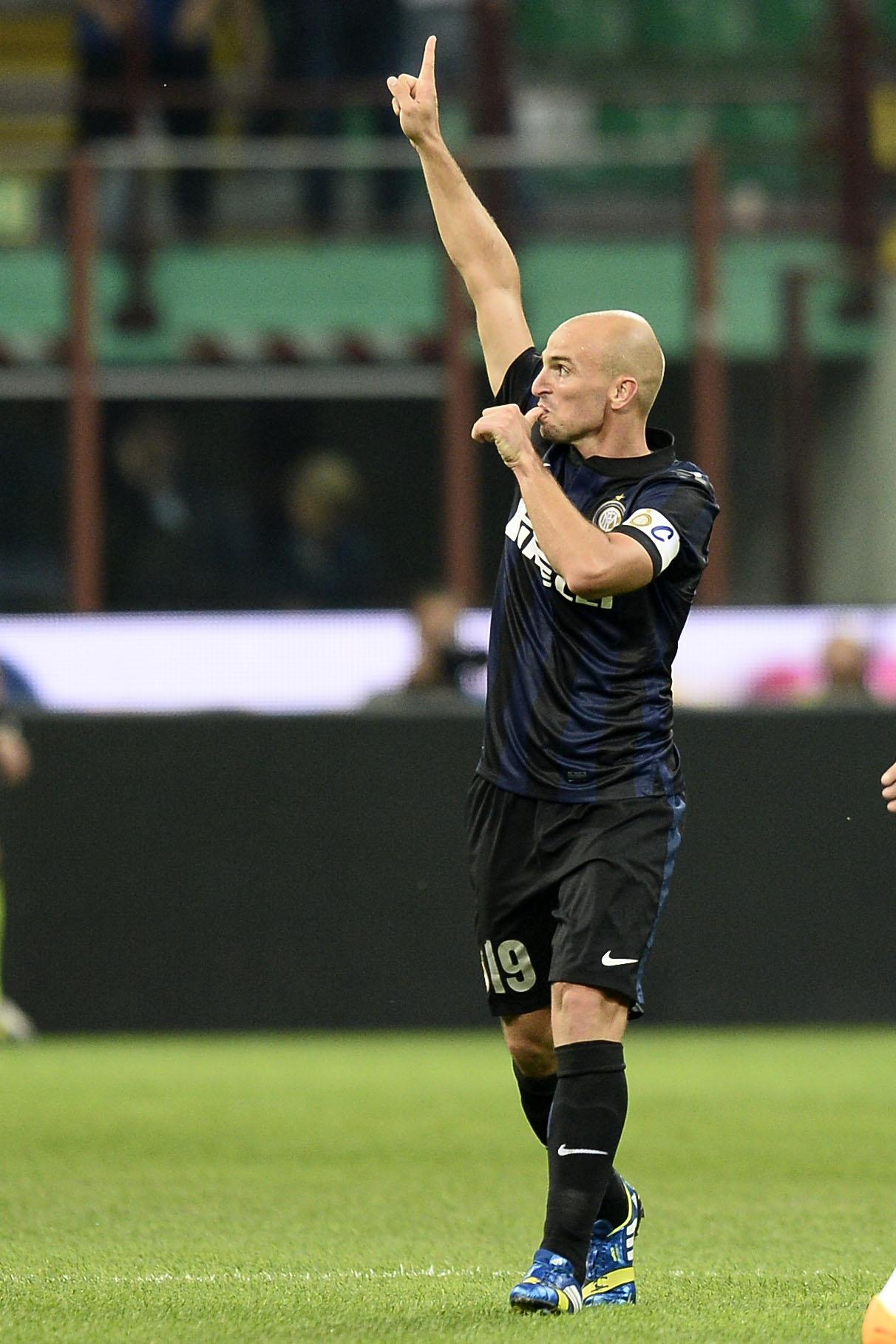 cambiasso esulta inter 2013 ifa
