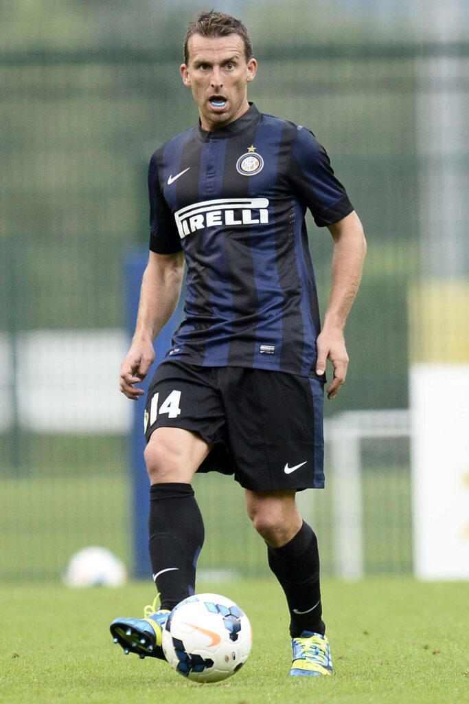Campagnaro fa 450 in carriera. Nella Samp furono 54 maglie 1 campagnaro hugo amichevole inter 2013 azione ifa