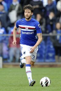 Con la Fiorentina emergenza difesa: squalificati Gastaldello e Costa