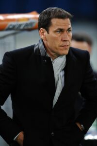 Garcia in conferenza: «In campo la miglior formazione: voglio vincere»