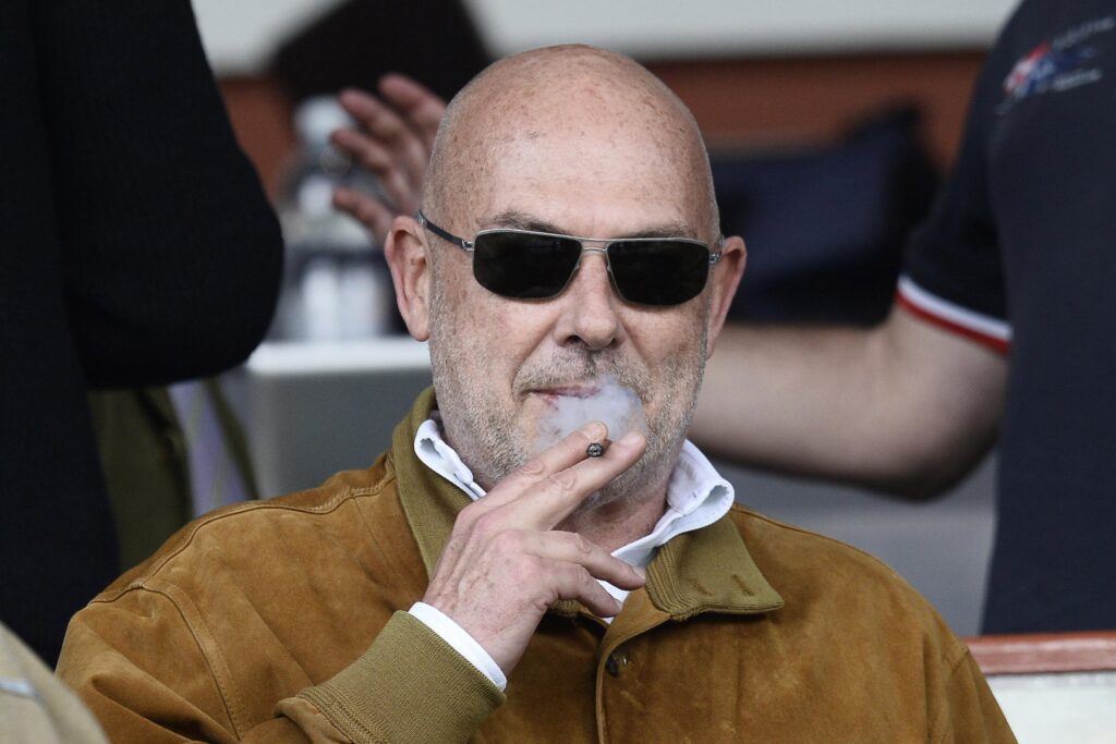 Garrone fuma tribuna ifa