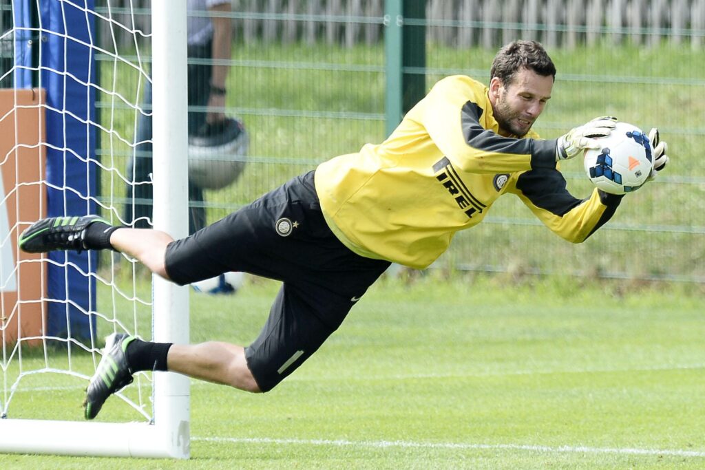 Handanovic: «Miglioreremo di partita in partita» 1 handanovic samir ritiro inter 2013 pinzolo tuffo allenamento ifa