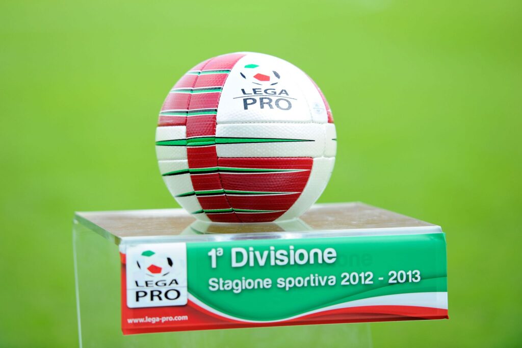 Caos Lega Pro: prima giornata a rischio, i giocatori scioperano 1 lega pro prima divisione pallone ifa