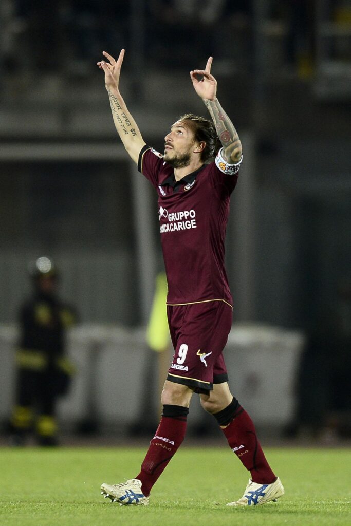 Paulinho esulta livorno marzo 2014 ifa