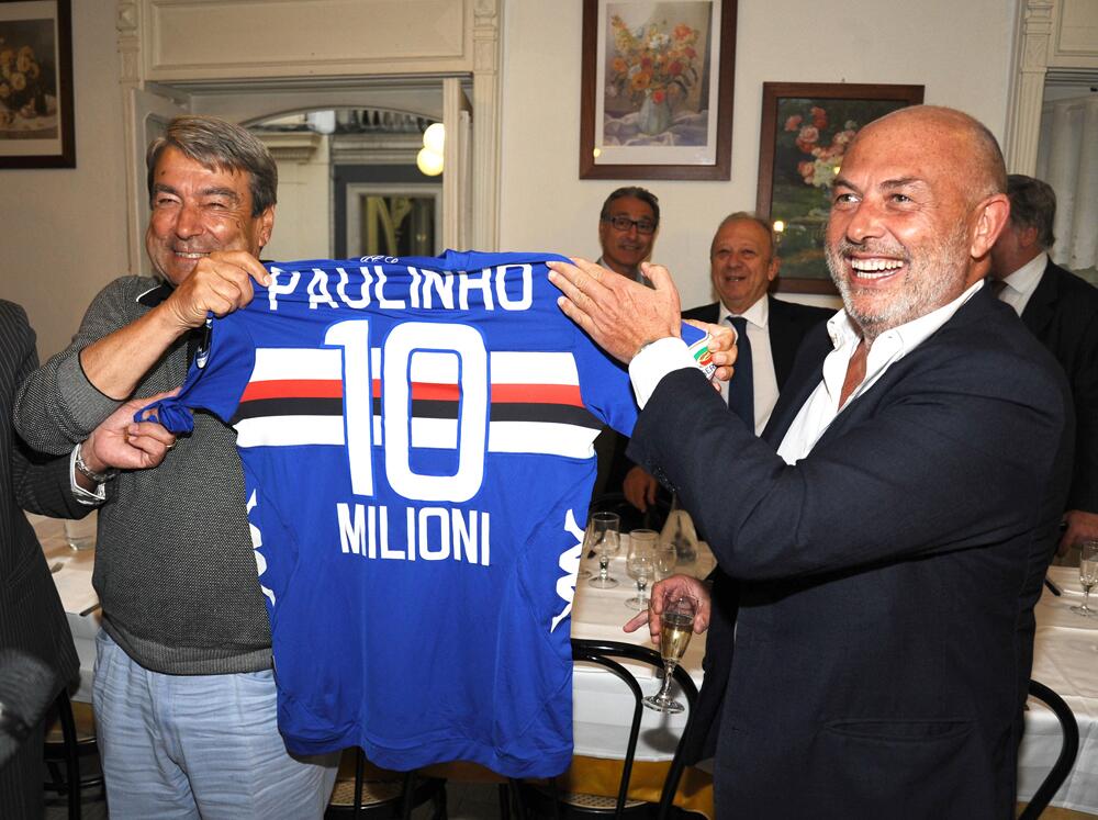 VIDEO - Il simpatico siparietto tra Garrone e Spinelli 26 garrone spinelli regalo