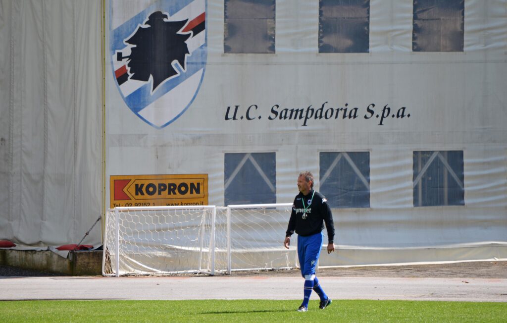 Mihajlovic: «Allenare una big? Per i prossimi due anni resto alla Samp» 1 mihajlovic entrata campo allenamento aprile 14 sampnews24