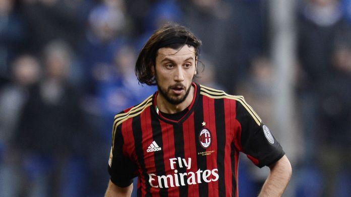 zaccardo-azione-milan-febbraio-2014-ifa